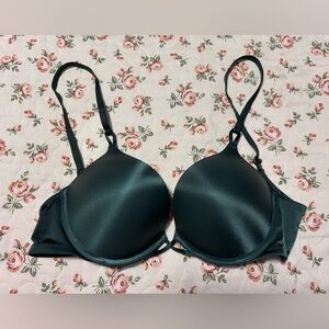 Victoria's Secret Bombshell Bra 34C. Lightly used and in like new condition.